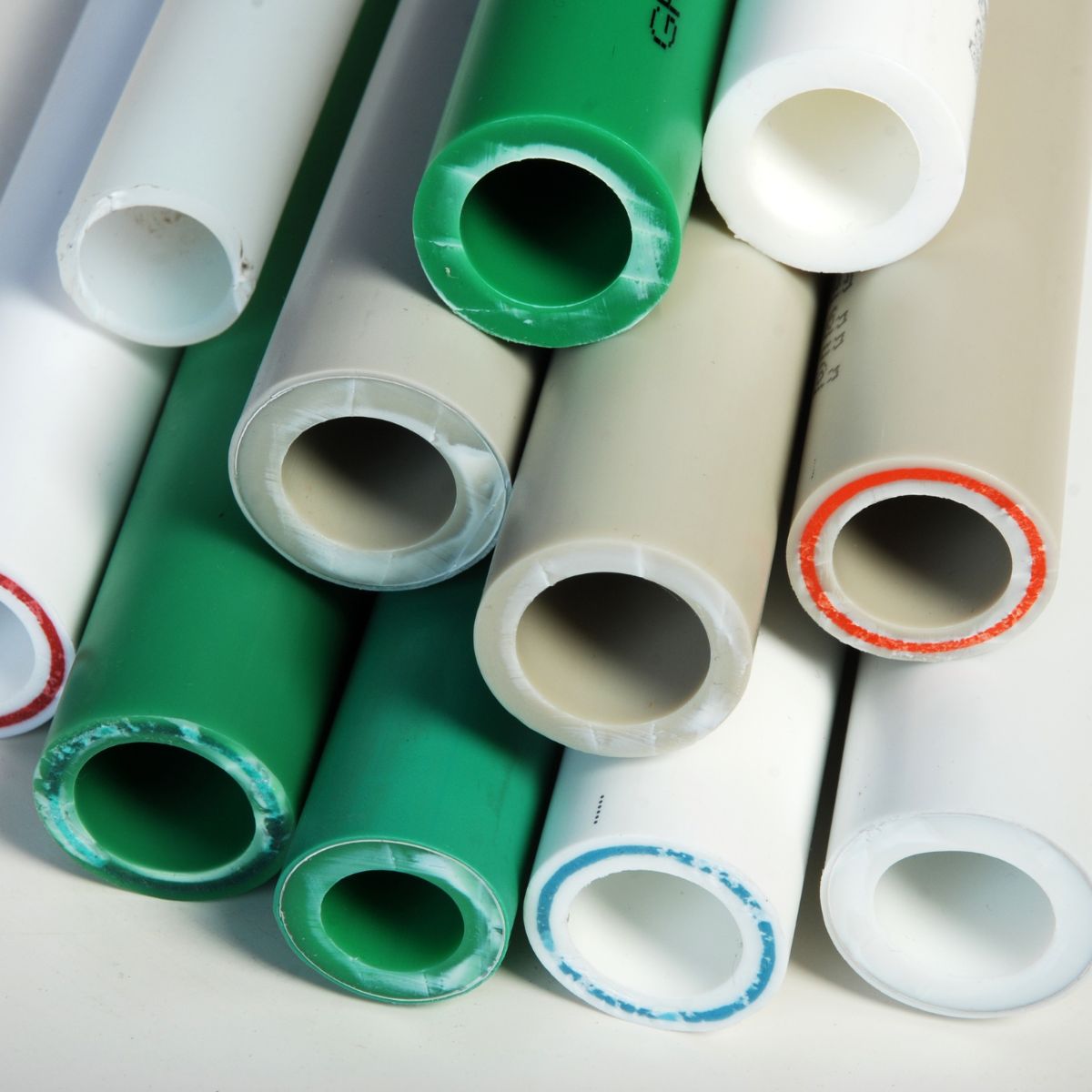 4. Pipa CPVC (Chlorinated Polyvinyl Chloride)