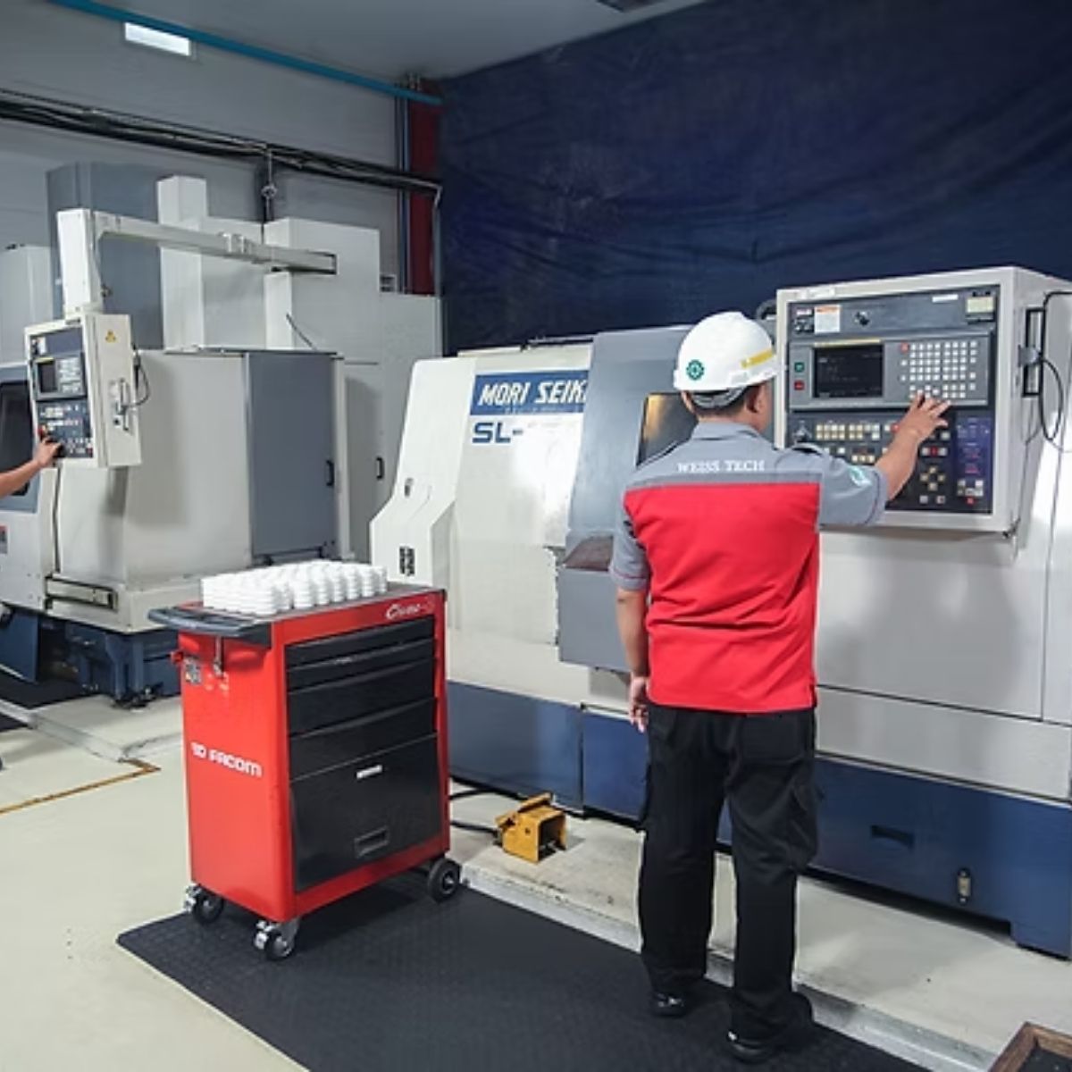 8 Kelebihan Mesin CNC yang Membuat Industri Lebih Efisien